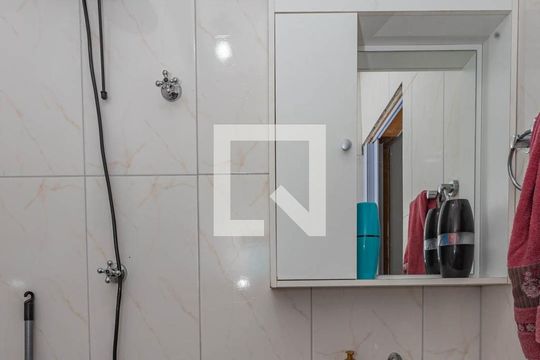 Banheiro de casa à venda com 2 quartos, 60m² em São João Climaco, São Paulo