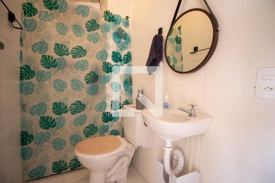 Banheiro de apartamento para alugar com 2 quartos, 34m² em Jardim Promissao, São Paulo