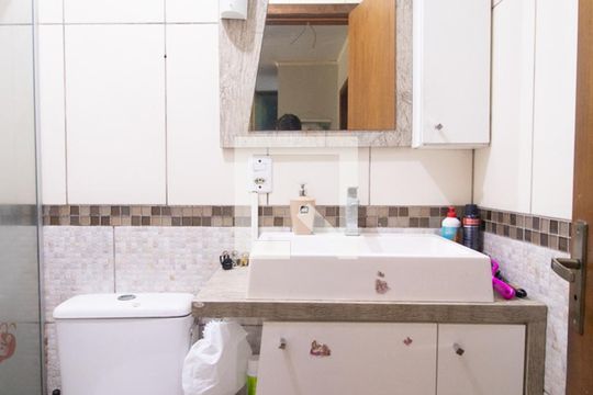 Banheiro de casa à venda com 3 quartos, 87m² em Hípica, Porto Alegre