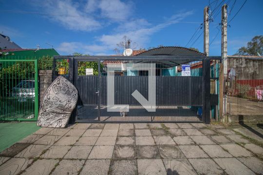 Fachada de casa à venda com 3 quartos, 87m² em Hípica, Porto Alegre