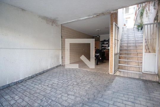 Garagem de casa à venda com 3 quartos, 157m² em Vila Progredior, São Paulo