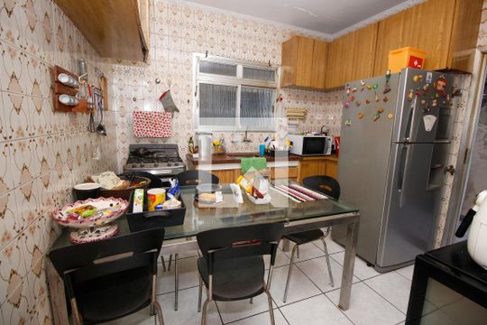 Cozinha de casa à venda com 3 quartos, 157m² em Vila Progredior, São Paulo