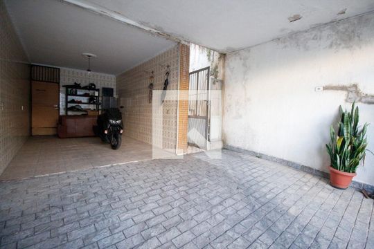 Garagem de casa à venda com 3 quartos, 157m² em Vila Progredior, São Paulo