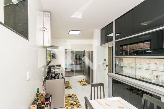 Cozinha de casa para alugar com 4 quartos, 400m² em Vista Alegre, Rio de Janeiro