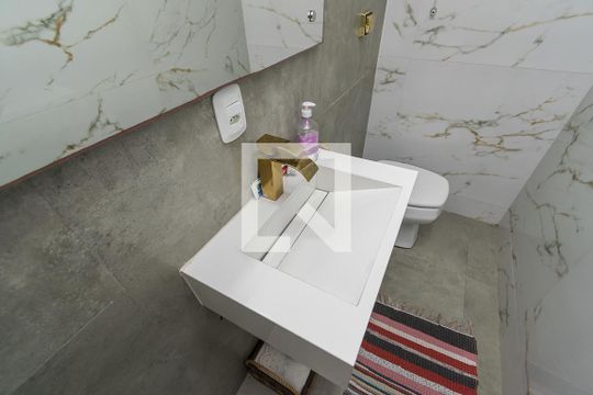 Lavabo de casa para alugar com 4 quartos, 400m² em Vista Alegre, Rio de Janeiro