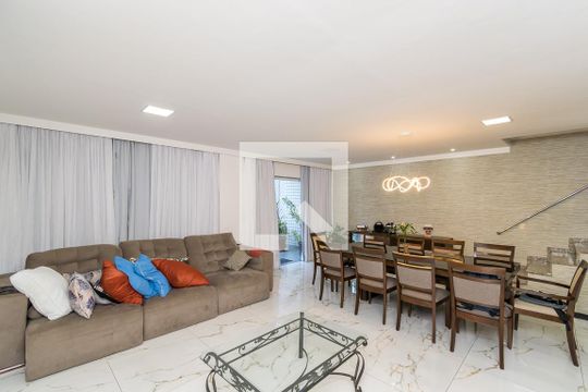 Casa para alugar com 4 quartos, 400m² em Vista Alegre, Rio de Janeiro