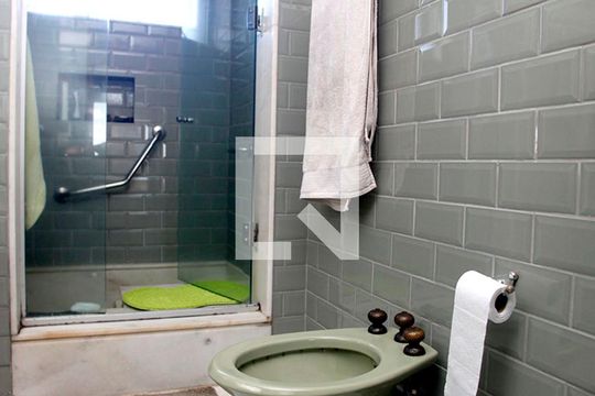Banheiro 1 Quarto Suíte de apartamento à venda com 4 quartos, 568m² em Petrópolis, Porto Alegre