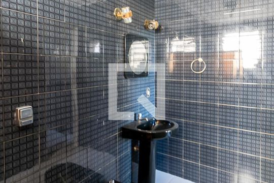 Banheiro da Suíte 2 de casa para alugar com 4 quartos, 500m² em Jardim América, Rio de Janeiro