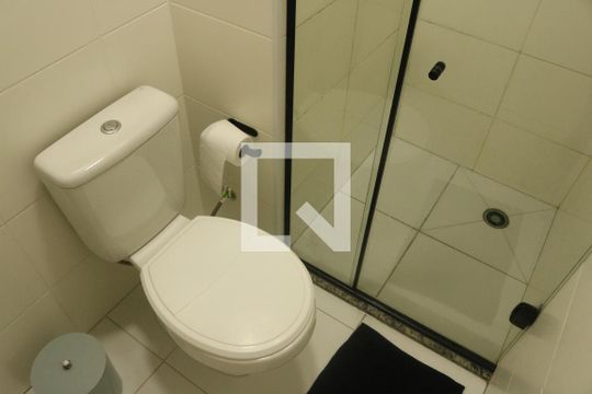 Banheiro de apartamento à venda com 1 quarto, 27m² em Barra Funda, São Paulo