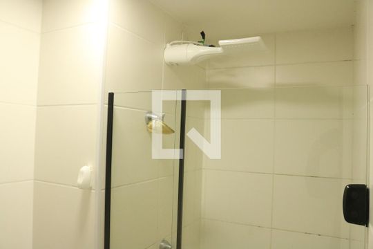 Banheiro de apartamento à venda com 1 quarto, 27m² em Barra Funda, São Paulo