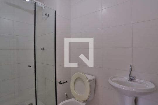 Banheiro de apartamento para alugar com 1 quarto, 28m² em Brás, São Paulo