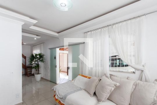 Sala de casa à venda com 3 quartos, 280m² em Santa Monica, Belo Horizonte