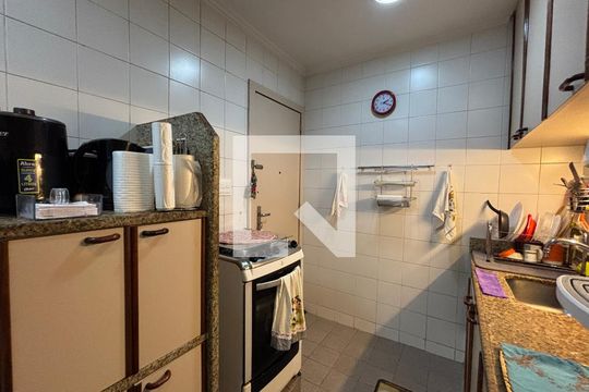 Cozinha de apartamento à venda com 3 quartos, 90m² em Copacabana, Rio de Janeiro