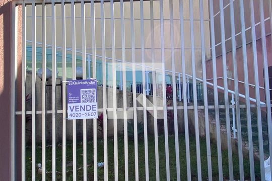 Fachada + placa de casa à venda com 3 quartos, 145m² em Vila Londrina, São Paulo