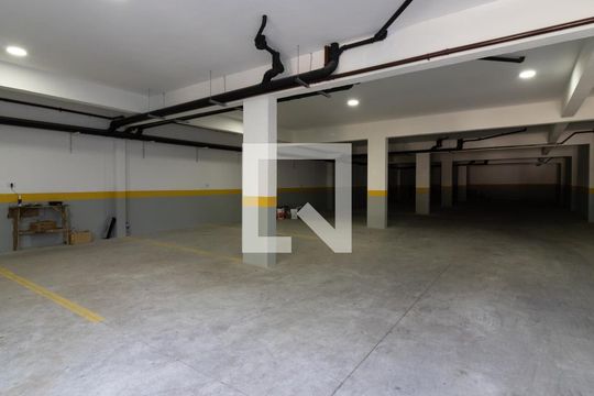 Garagem de casa de condomínio à venda com 3 quartos, 105m² em Vila Guilhermina, São Paulo