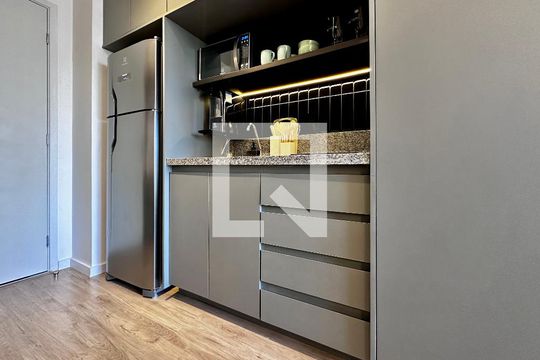 Cozinha de kitnet/studio à venda com 1 quarto, 26m² em Jardim das Acacias, São Paulo