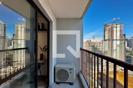 Sacada de kitnet/studio à venda com 1 quarto, 26m² em Jardim das Acacias, São Paulo