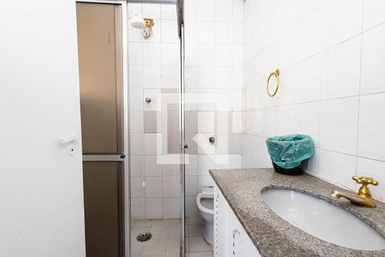 Banheiro da Suíte de apartamento à venda com 2 quartos, 76m² em Bela Vista, São Paulo