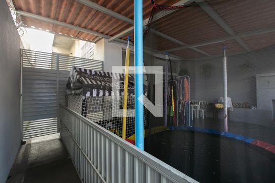 Garagem de casa para alugar com 2 quartos, 250m² em Vila Carolina, São Paulo