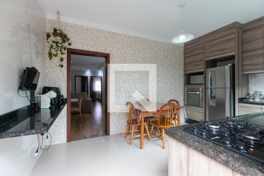Cozinha de casa para alugar com 2 quartos, 250m² em Vila Carolina, São Paulo
