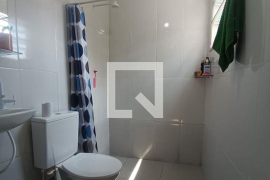 Banheiro da suíte de casa à venda com 4 quartos, 80m² em Brás de Pina, Rio de Janeiro