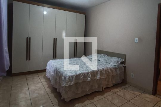 Suíte  de casa à venda com 4 quartos, 80m² em Brás de Pina, Rio de Janeiro