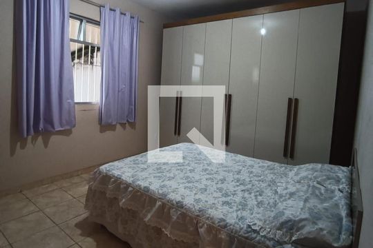 Suíte  de casa à venda com 4 quartos, 80m² em Brás de Pina, Rio de Janeiro