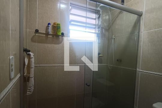 Banheiro Social de casa à venda com 4 quartos, 80m² em Brás de Pina, Rio de Janeiro