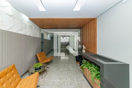 Hall de entrada de apartamento à venda com 3 quartos, 325m² em Barreiro, Belo Horizonte
