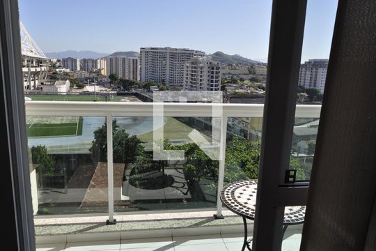 Varanada Sala de apartamento à venda com 3 quartos, 70m² em Engenho de Dentro, Rio de Janeiro