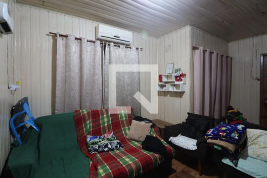 Sala de TV de casa à venda com 2 quartos, 160m² em Niterói, Canoas