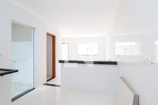 Cozinha de casa de condomínio para alugar com 2 quartos, 68m² em Itaquera, São Paulo