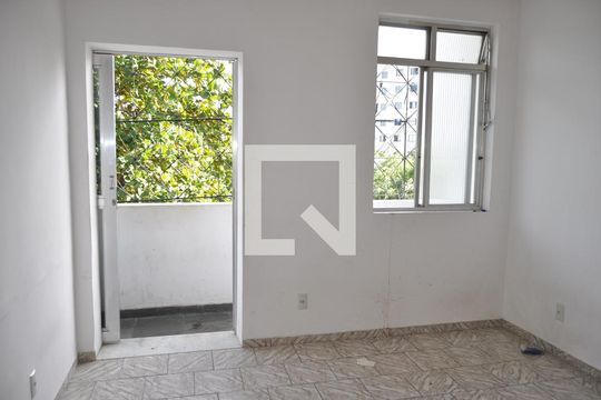 Sala de apartamento à venda com 4 quartos, 89m² em Del Castilho, Rio de Janeiro