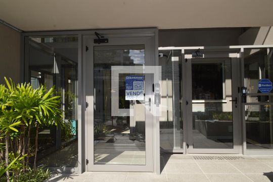 Fachada + Plaquinha de apartamento à venda com 2 quartos, 90m² em Vila Mariana, São Paulo