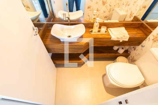 Lavabo de apartamento para alugar com 3 quartos, 140m² em Parque dos Pomares, Campinas