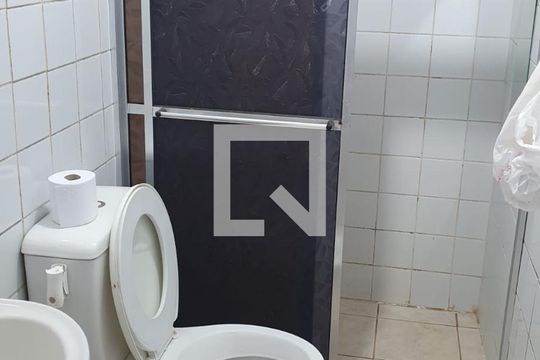 Banheiro de apartamento à venda com 2 quartos, 46m² em Vicentina, São Leopoldo