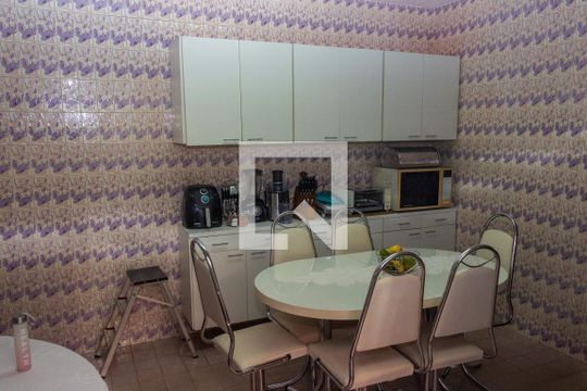 Cozinha de casa para alugar com 3 quartos, 336m² em Jardim dos Lagos, São Paulo