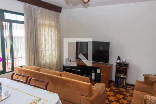 Casa para alugar com 3 quartos, 336m² em Jardim dos Lagos, São Paulo