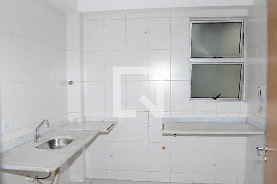 Cozinha de apartamento à venda com 2 quartos, 70m² em Ana Lúcia, Belo Horizonte