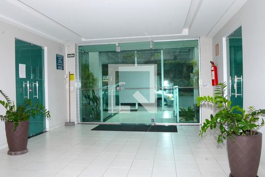 Hall de entrada de apartamento à venda com 2 quartos, 70m² em Ana Lúcia, Belo Horizonte