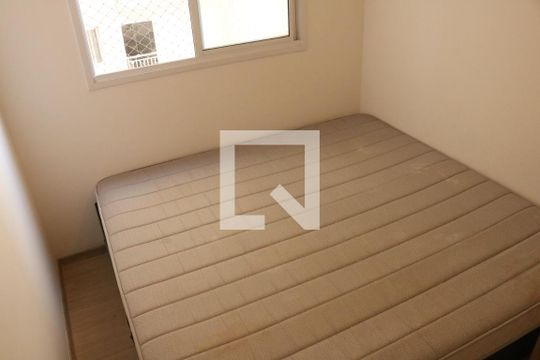 Suíte de apartamento para alugar com 1 quarto, 29m² em Parque Industrial Tomas Edson, São Paulo