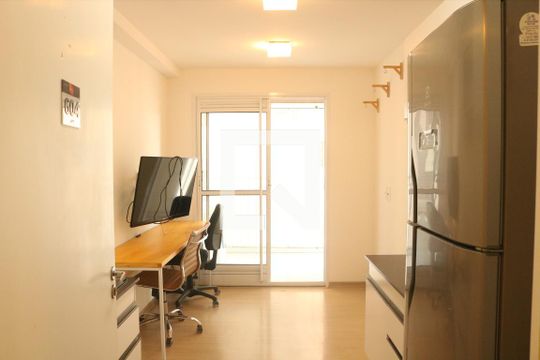 Apartamento para alugar com 1 quarto, 29m² em Parque Industrial Tomas Edson, São Paulo