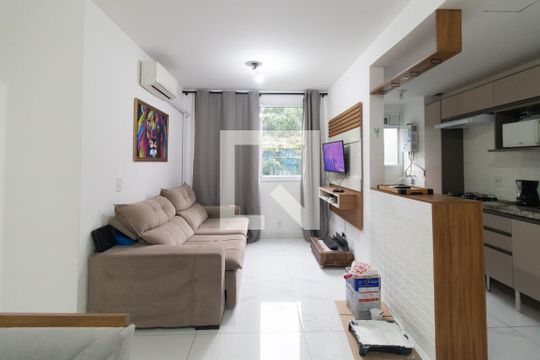 Apartamento para alugar com 3 quartos, 65m² em Cavalhada, Porto Alegre