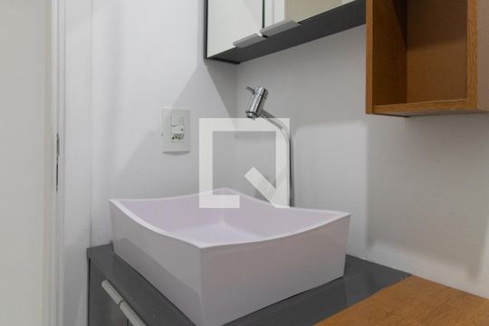 Banheiro Social de apartamento para alugar com 3 quartos, 65m² em Cavalhada, Porto Alegre