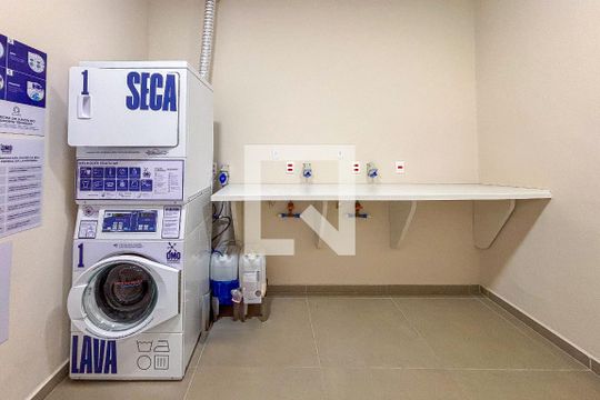 Área comum de kitnet/studio para alugar com 1 quarto, 35m² em Vila Madalena, São Paulo