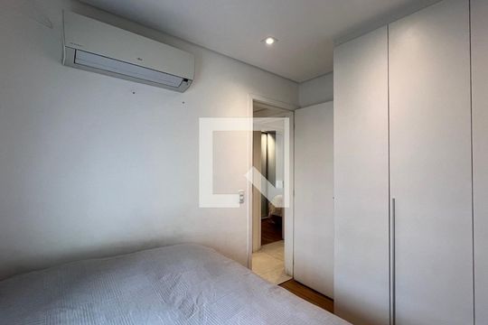 Suite 1 de apartamento para alugar com 2 quartos, 84m² em Pinheiros, São Paulo