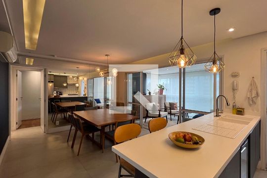 Sala de apartamento para alugar com 2 quartos, 84m² em Pinheiros, São Paulo
