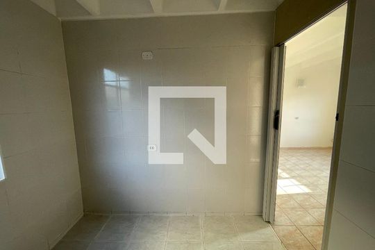 Cozinha de apartamento para alugar com 2 quartos, 61m² em Jardim Arpoador, São Paulo