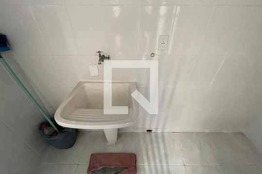 Área de Serviço de apartamento para alugar com 2 quartos, 61m² em Jardim Arpoador, São Paulo