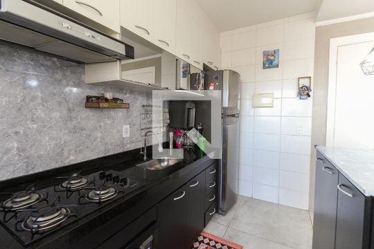 Cozinha de apartamento à venda com 2 quartos, 47m² em Conjunto Residencial José Bonifácio, São Paulo